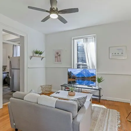 Housepitality - The Short North Sanctuary Apartment