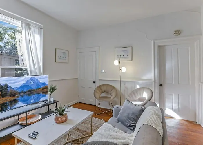 Housepitality - The Short North Sanctuary * Columbus