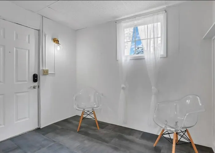 Housepitality - The Short North Sanctuary Apartment