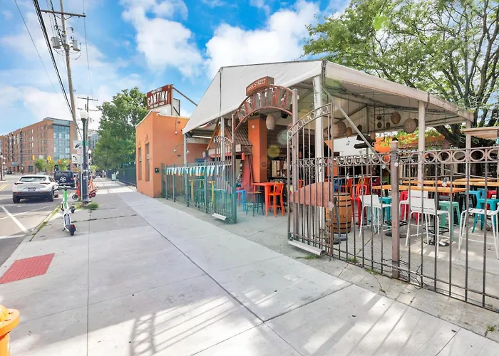 Housepitality - The Short North Sanctuary Apartment