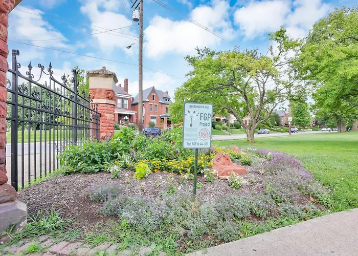 Apartment Housepitality - The Short North Sanctuary